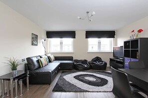 Living area - The Shore Family Apartment (Edinburgh)