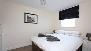 Unclassified image, 5 of 20, button - The Shore Family Apartment (Edinburgh)