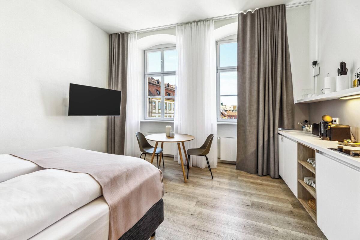 Suite M