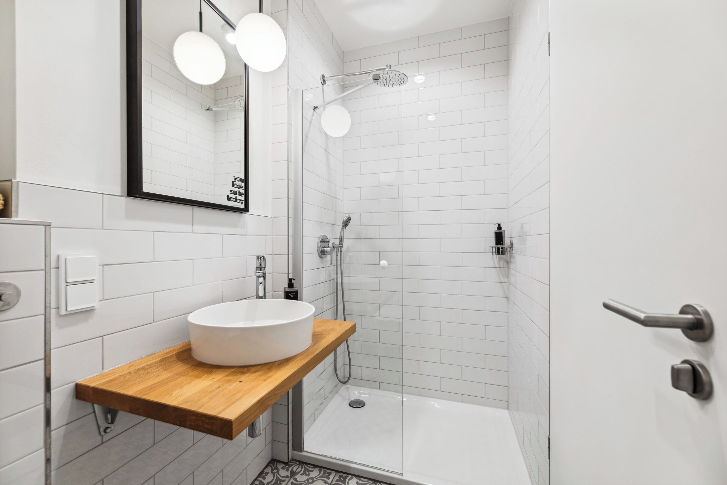 Suite M | Bad | Dusj, designertoalettartikler, hårføner og håndklær