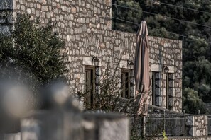 Exterior - Onar Mani Suites (East Mani)