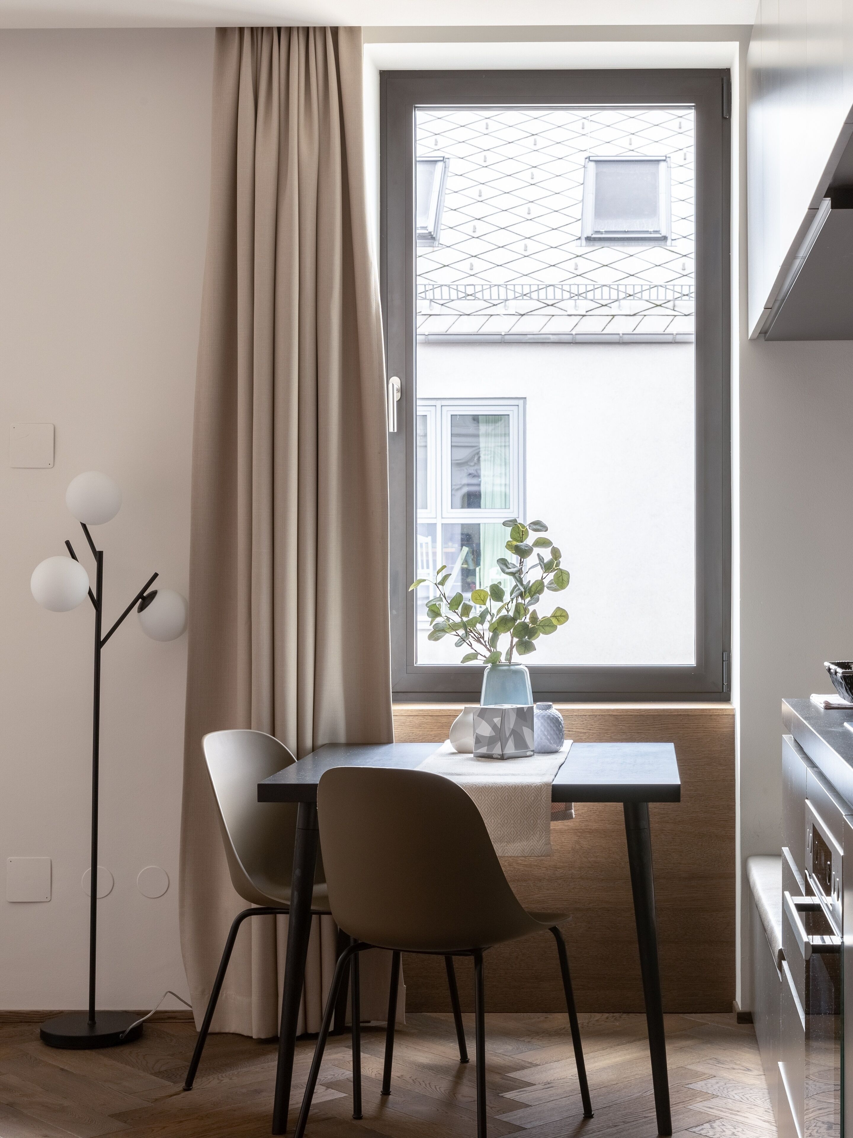 One-Bedroom Suite M | Eigene Küche | Wasserkocher mit Kaffee-/Teezubehör, Kühlschrank, Wasserkocher