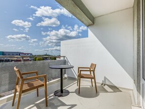 One-Bedroom Suite XL with terrace | Terrace/patio
