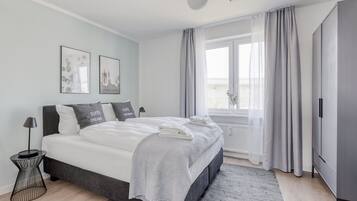 One-bedroom Suite XL with balcony | Laptopgeeigneter Arbeitsplatz, Verdunkelungsvorhänge
