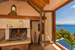 Fireplace - Apartments More Luxury (Mljet)