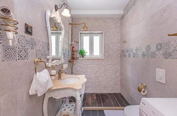 Bathroom - Apartments More Luxury (Mljet)