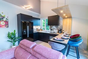 Luxury Apartment, Balcony, Sea View | Private kitchen | Mini-fridge, microwave, oven, stovetop - Apartments More Luxury (Mljet)