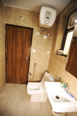 Double Room | Sinki Bilik Mandi