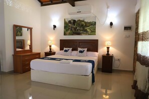 Classic Room | WiFi (free) - Ilamperuma Villa (Weligama)