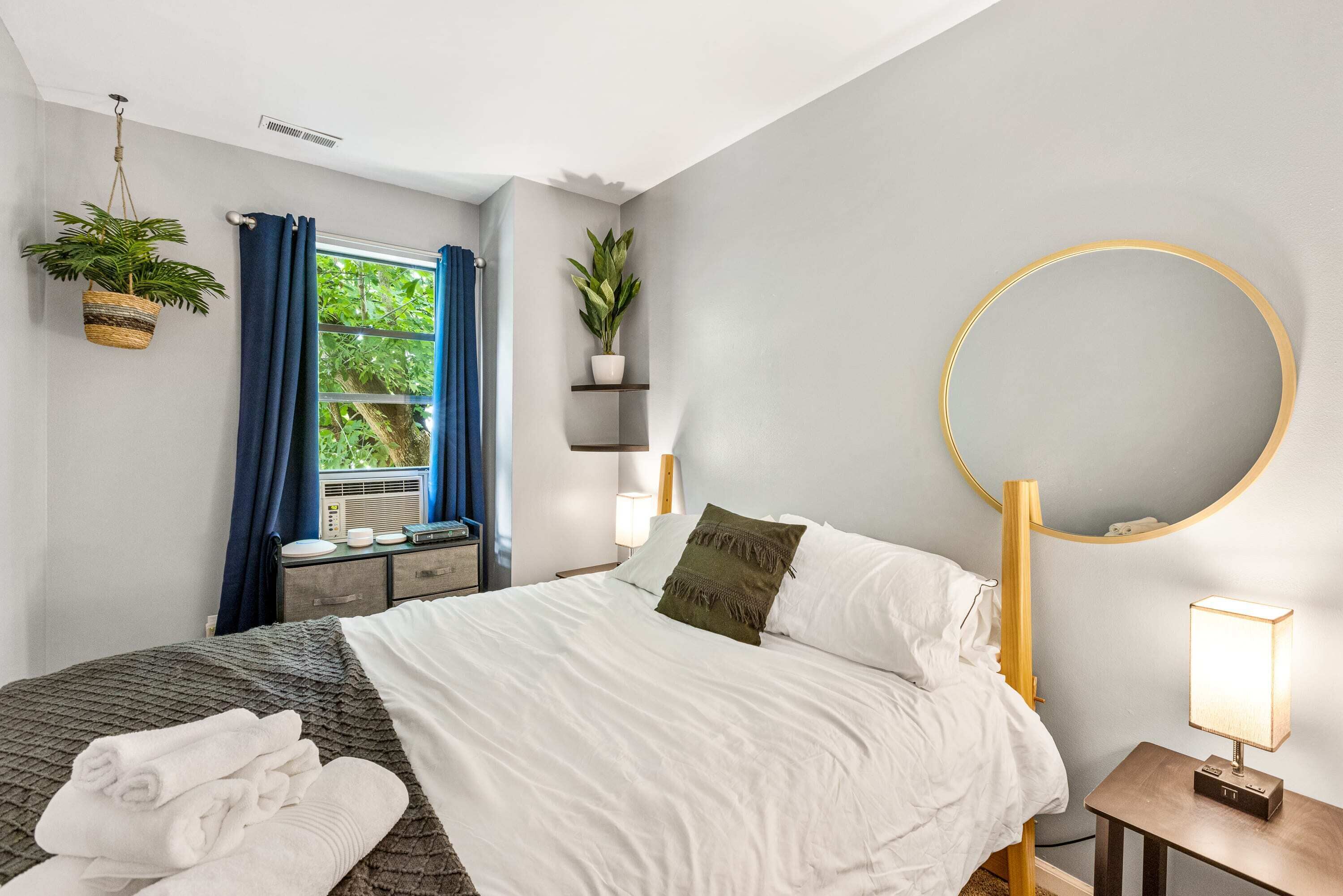 2 chambres, fer et planche à repasser, Wi-Fi, draps fournis