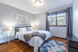 2 bedrooms, iron/ironing board, WiFi, bed sheets