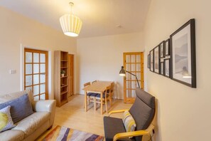 Apartment, 1 Schlafzimmer | Wohnzimmer | Flachbildfernseher