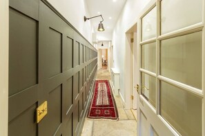 Hallway - Cosy Modern Stockbridge Apartment (Edinburgh)
