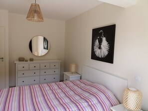 1 bedroom, desk, iron/ironing board, free WiFi