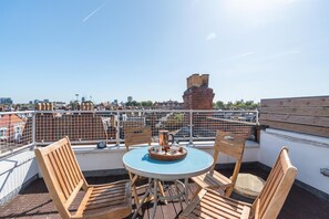 Apartment (2 Bedrooms) | Balcony