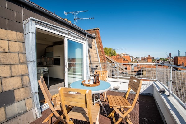 Appartement (2 Bedrooms) | Balcon