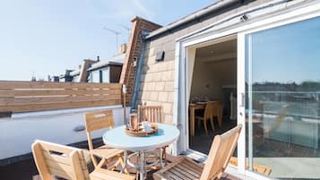 Apartment (2 Bedrooms) | Balcony