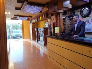 Reception - AlFyyad Hotel (Amman)