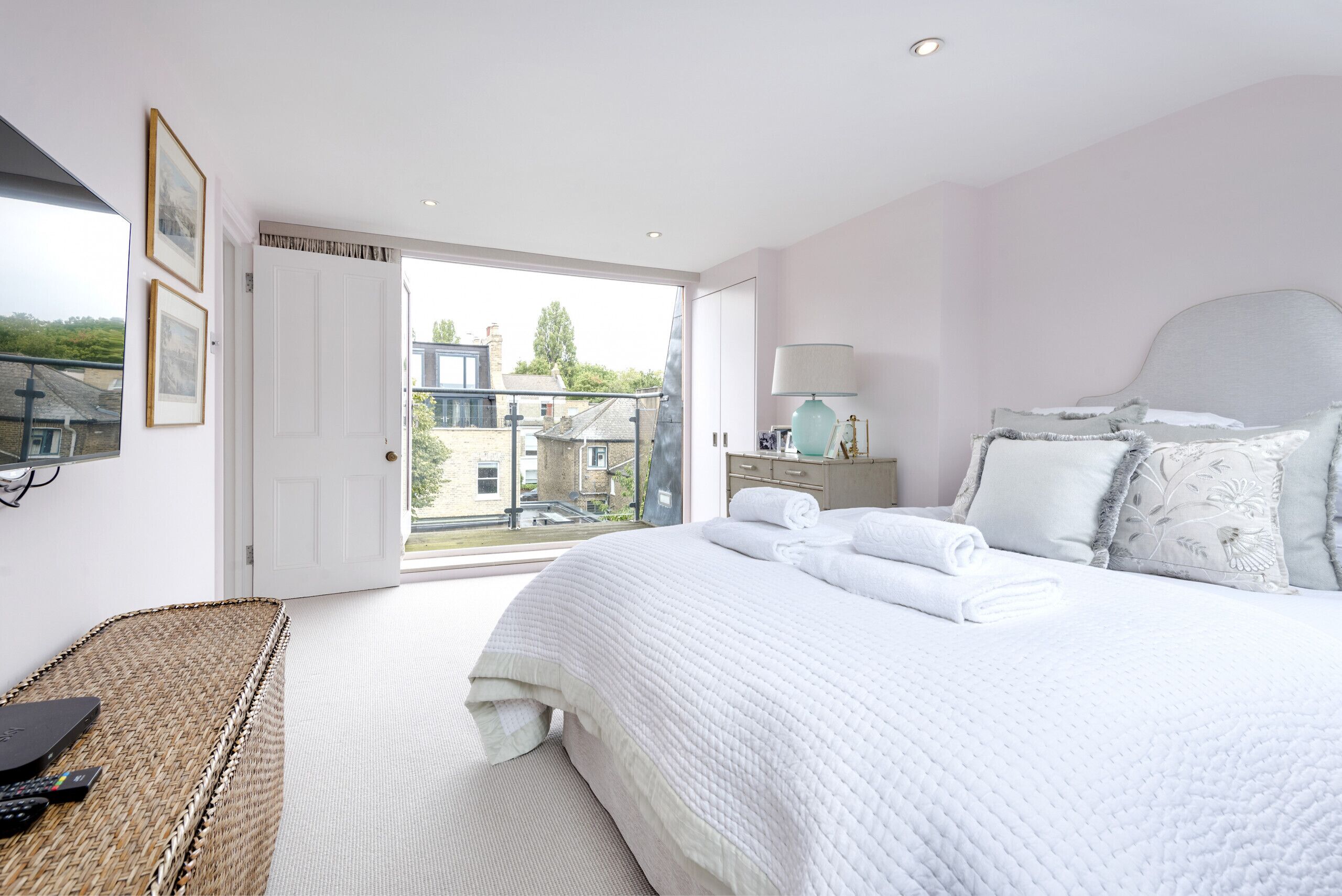 3 bedrooms, premium bedding, individually decorated