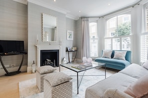 House (3 Bedrooms) | Front of property - A Home on Northcote (London)
