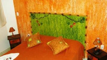 Apartment | 4 bedrooms, minibar, individually decorated, desk