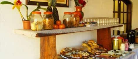 Free daily buffet breakfast