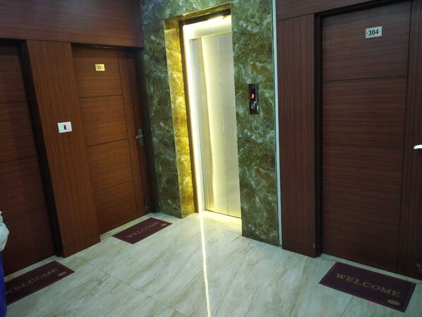 Interior detail - ADB Rooms Toto International (New Delhi)
