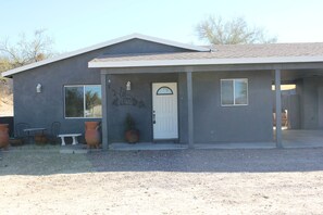 Exterior - Guest house at the base of Pusch Ridge Mountain (Tucson)
