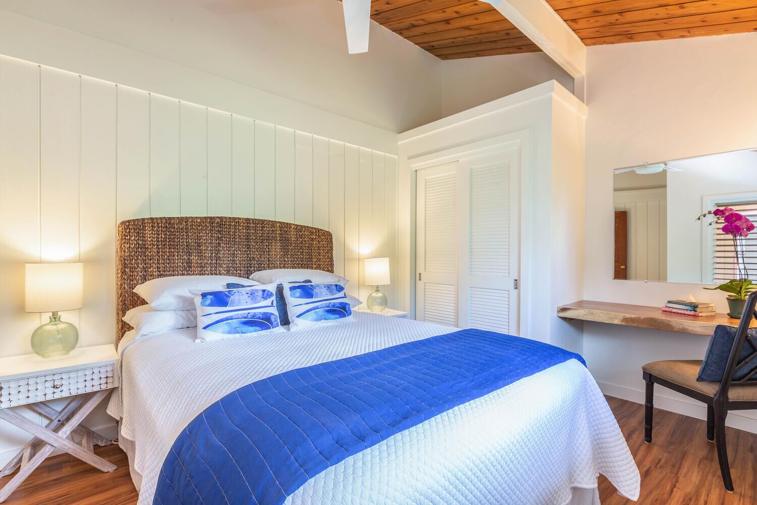 3 bedrooms, desk, iron/ironing board, travel crib