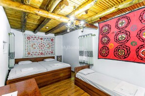 Desk, soundproofing, free WiFi - MEXTAR AMBARIN (Bukhara)