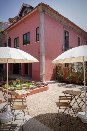Terrace/patio - Guesthouse Bonjardim Suites (Porto)