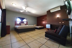 Standard Triple Room | Desk, free WiFi, bed sheets - Hotel Colonos By Rotamundos (Cabo San Lucas)