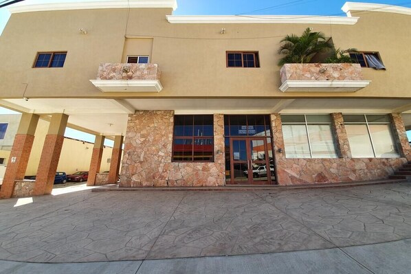 Exterior - Hotel Colonos By Rotamundos  (Cabo San Lucas)