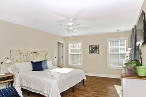 3 soverom, skrivebord, strykejern/-brett og wi-fi (inkludert)