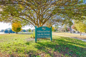 Property grounds - Sunny Cottage At Byrd Pard In Richmond (Richmond)