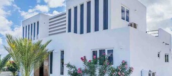 美しいビーチに近いモダンなスタジオ