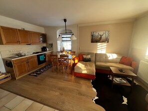 Een smart-tv en een open haard