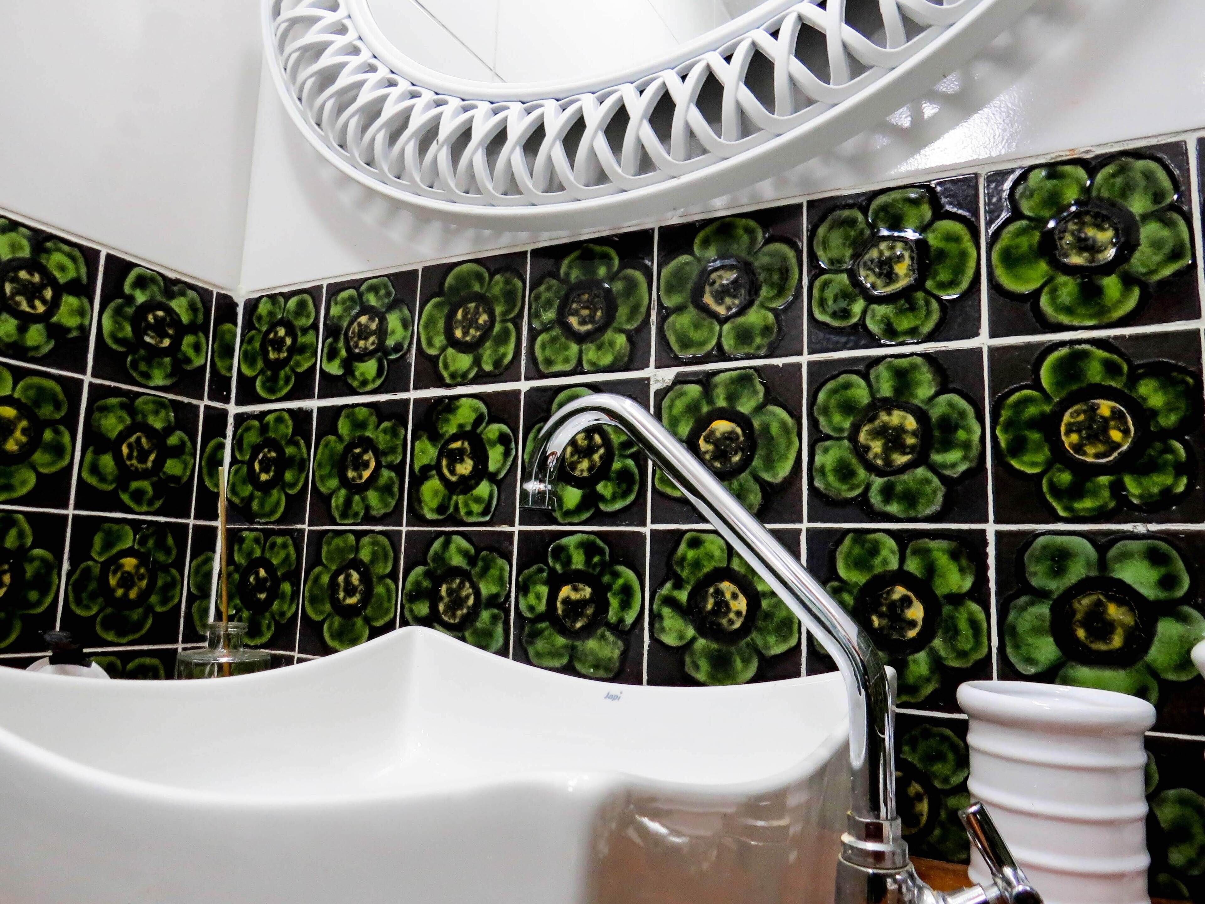 classic double room | bathroom | shower, hair dryer, bathrobes, bidet