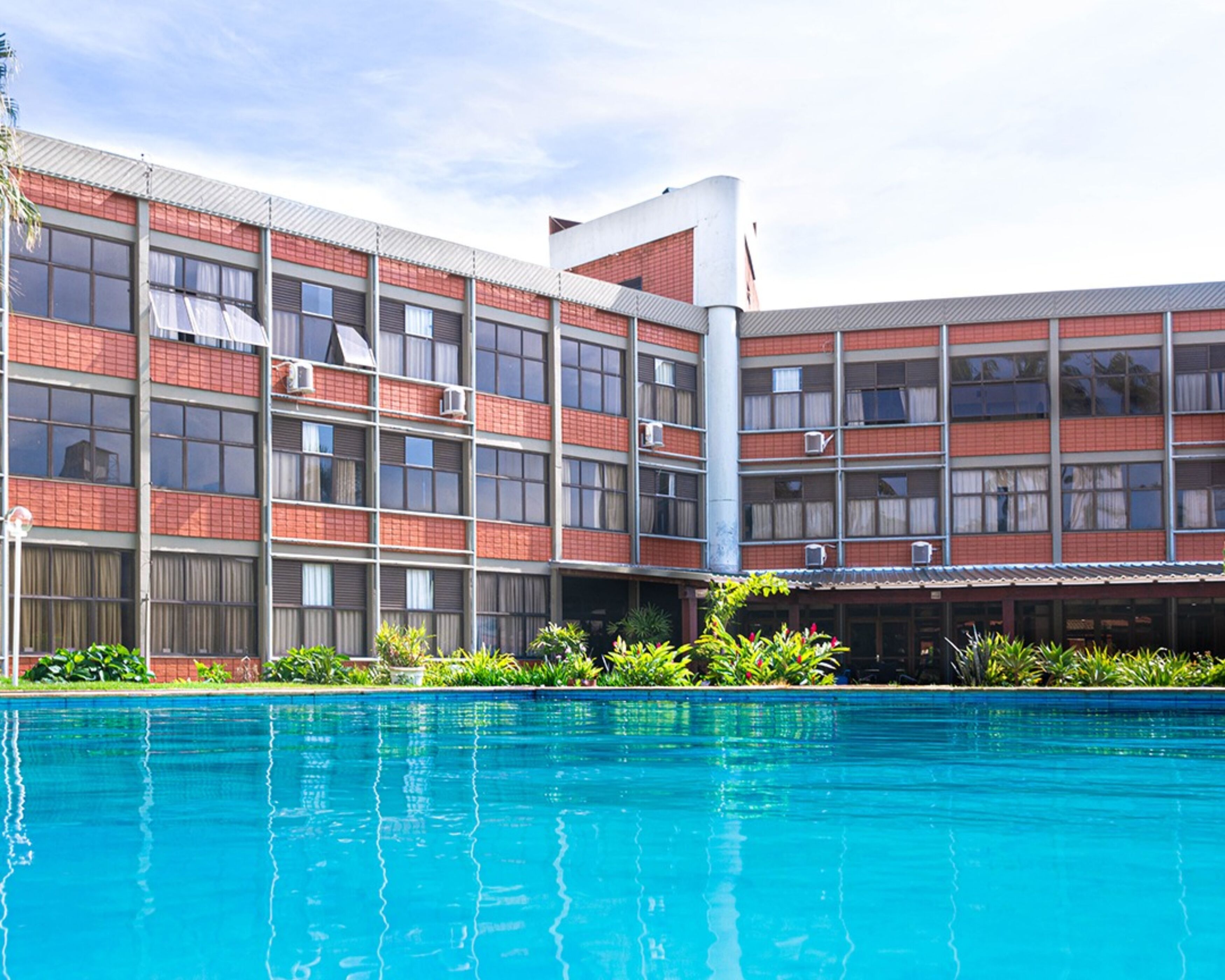 2 piscinas al aire libre