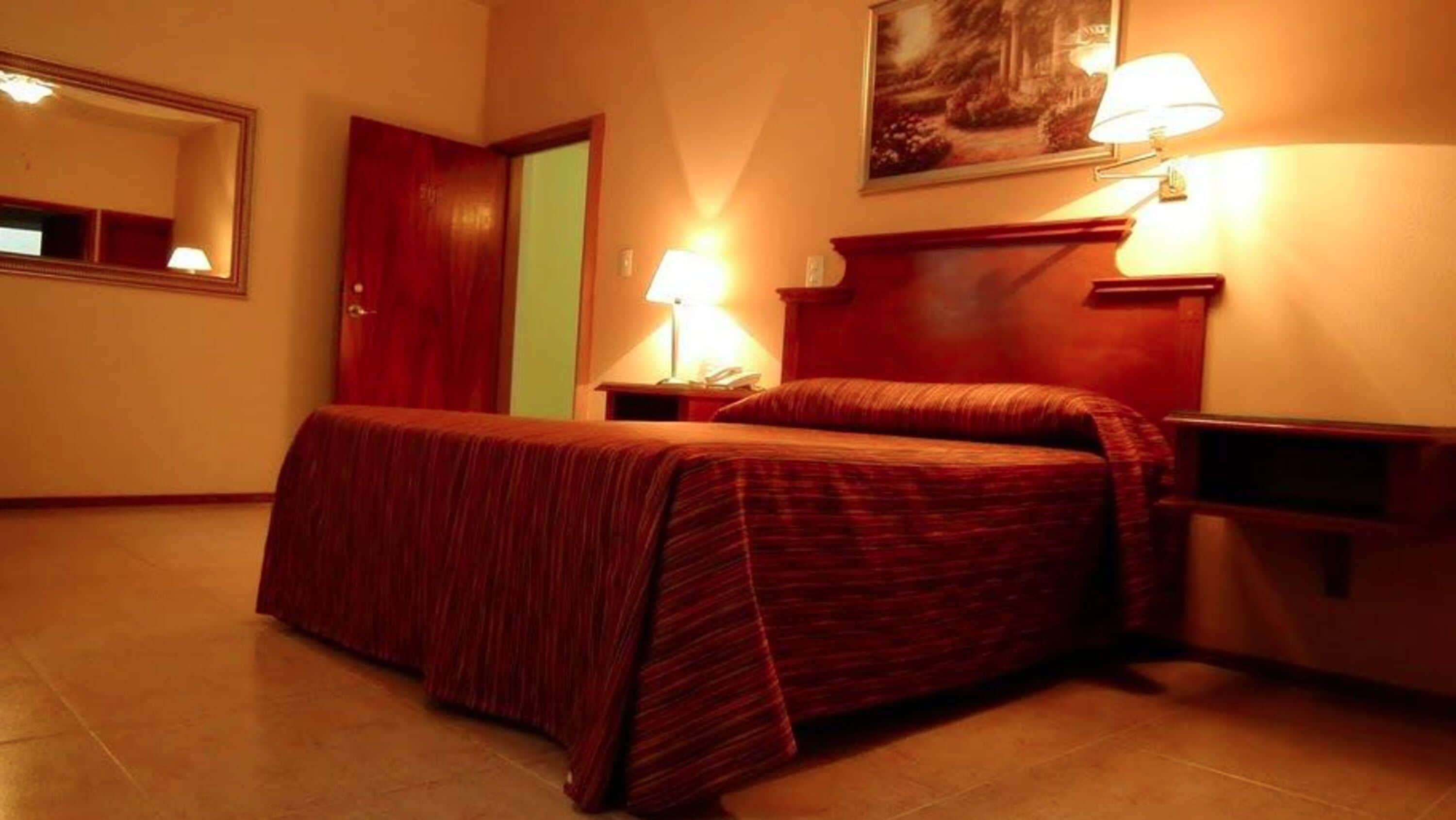 executive room | 1 bedroom, in-room safe, individually decorated, individually furnished