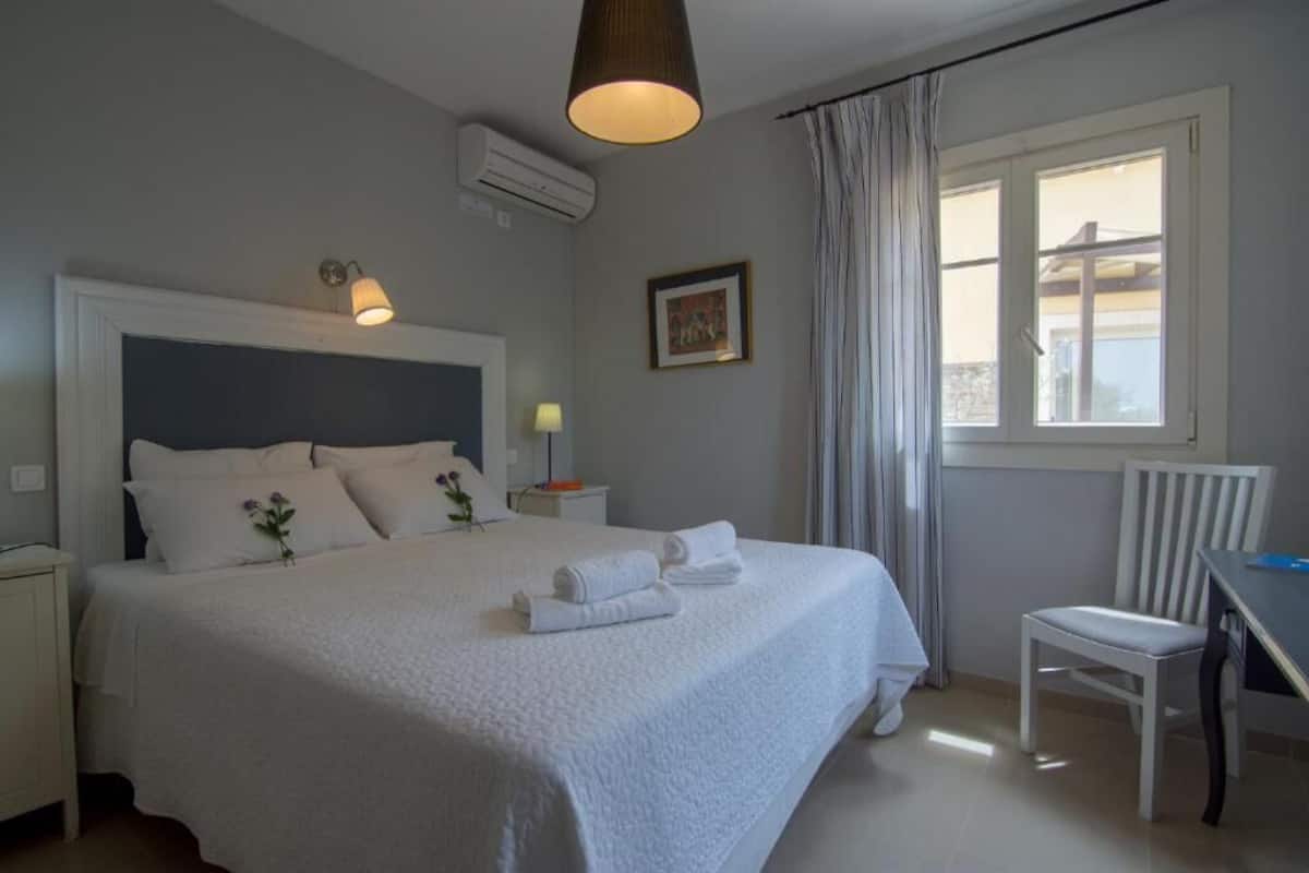 Familie appartement, meerdere bedden | 1 slaapkamer, een kluis op de kamer, individueel gedecoreerd