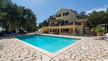 Comfort Studio Suite | In-room safe, individually decorated, individually furnished