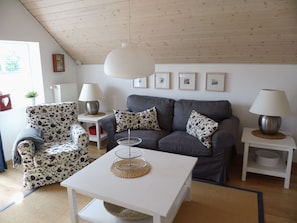 Fernseher, Kamin, DVD-Player