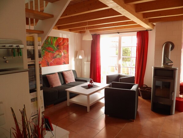 TV, fireplace, DVD player