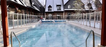 Mountain Views & Heated Pool Near Banff Trails