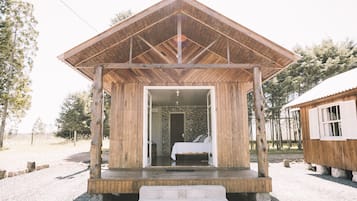 Minibar, ameublement personnalisé, Wi-Fi gratuit, draps fournis