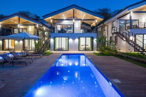 Outdoor pool - CASA TALIA MODER STYLE VILLA 400 m FROM THE BEACH (Tamarindo)