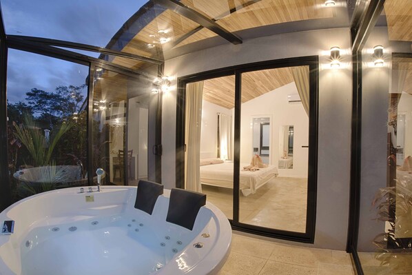 3 bedrooms, in-room safe, iron/ironing board, travel crib - CASA TALIA MODER STYLE VILLA 400 m FROM THE BEACH (Tamarindo)