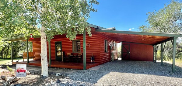 المنشأة من الخارج