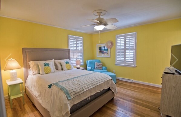 3 bedrooms, travel crib, free WiFi, bed sheets